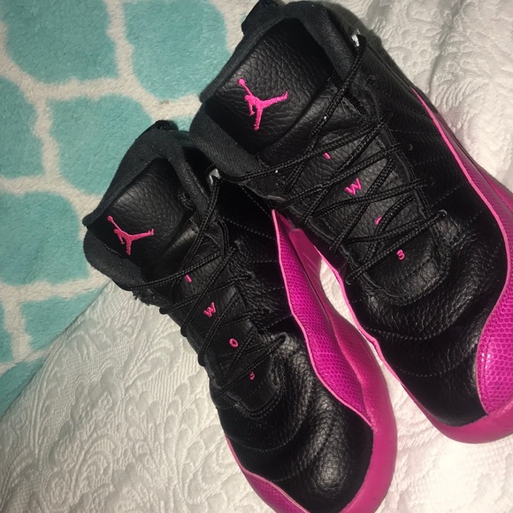 jordan shoes pink and black